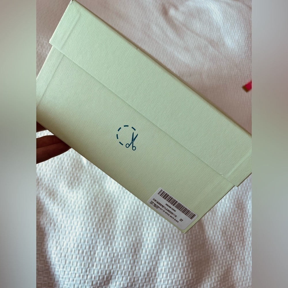 Off White Shoe Box - Picture 3 of 14